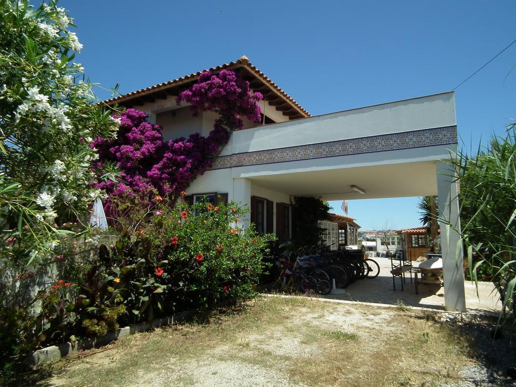 Da Silva Surfcamp Hostel อารีอา บรันกา ภายนอก รูปภาพ